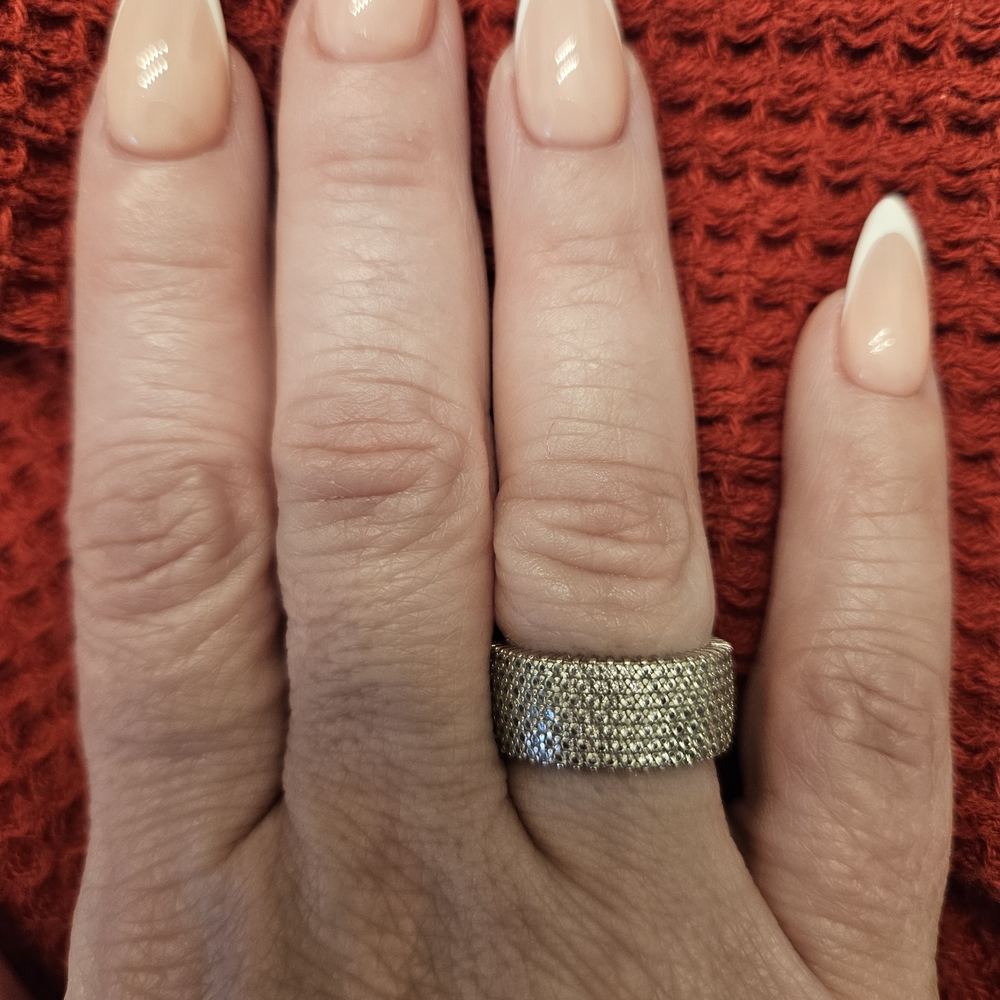 Elegant Silver Band Ring